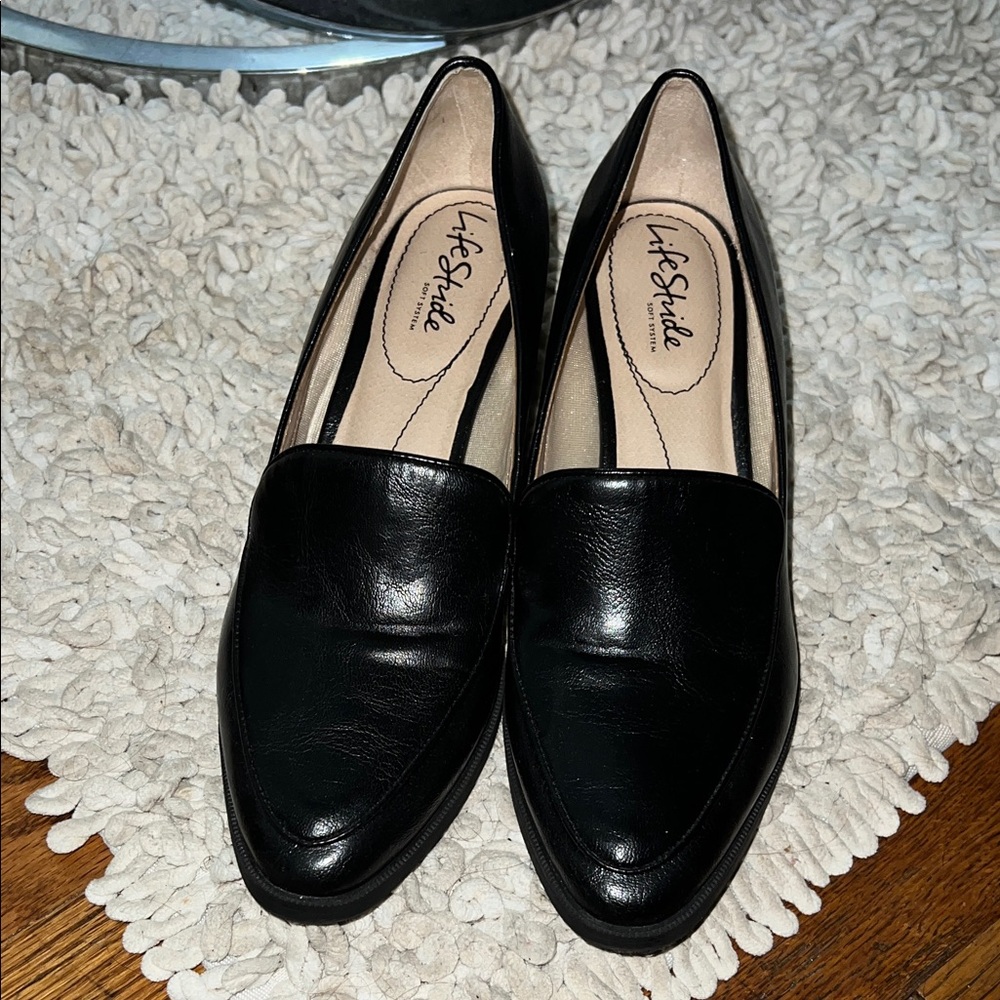 Life Stride Women's Classic Black Flats